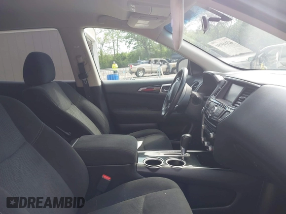 2014 Nissan Pathfinder SV with VIN 5N1AR2MN9EC726078, listed as a IAAI auction lot 42144991 with 176,036 mi miles. Bid and sale history available at carsss.com. Image 5.