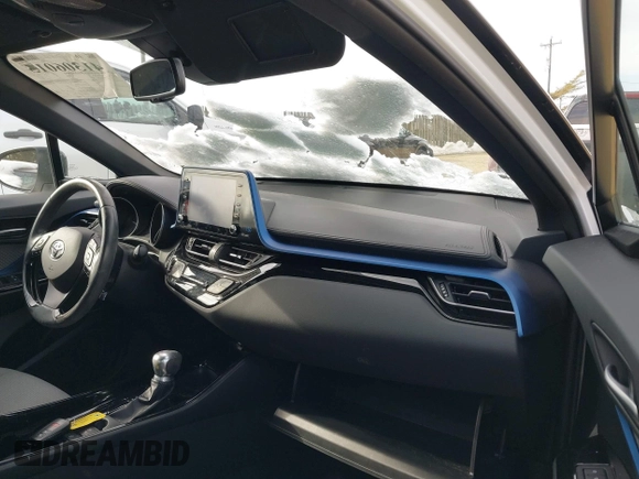 2019 Toyota C-HR XLE with VIN NMTKHMBX9KR075751, listed as a IAAI auction lot 41306015 with 29,078 mi miles. Bid and sale history available at carsss.com. Image 5.
