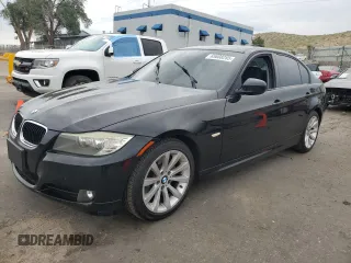 2011 BMW 3 Series 328i z VIN WBAPH5G59BNM79494, wystawiony jako Copart lot #65608285 z przebiegiem 120 198 mil mil oraz Czysty tytuł • Clean title. Historia ofert i sprzedaży dostępna na DreamBid. Obrazek 1.