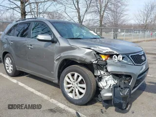 2013 Kia Sorento SX with VIN 5XYKWDA2XDG323728, listed as a IAAI auction lot 41781689 with 168,069 mi miles. Bid and sale history available at carsss.com. Image 6.