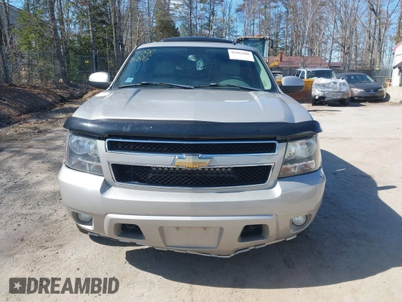 2007 Chevrolet Avalanche LTZ z VIN 3GNFK12357G123484, wystawiony jako IAAI lot #41881886 z przebiegiem 181 223 mil mil oraz . Historia ofert i sprzedaży dostępna na DreamBid. Obrazek 13.