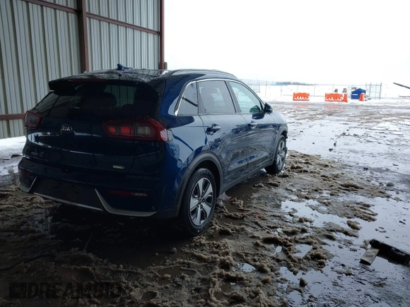 2019 Kia Niro EX with VIN KNDCC3LC3K5275931, listed as a IAAI auction lot 41279794 with 88,672 mi miles. Bid and sale history available at carsss.com. Image 4.