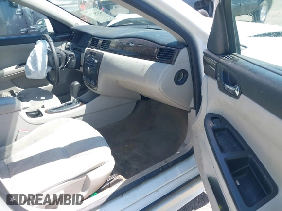 2014 Chevrolet Impala LS z VIN 2G1WA5E39E1176461, wystawiony jako IAAI lot #42056216 z przebiegiem 130 482 mil mil oraz . Historia ofert i sprzedaży dostępna na DreamBid. Obrazek 5.