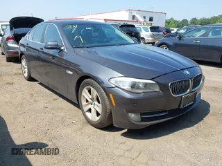 2011 BMW 5 Series 528i с VIN WBAFR1C52BC746476, выставлен на аукционе IAAI как лот 42808797 с пробегом 239 420 миль миль и . История ставок и продаж доступна на DreamBid. Изображение 1.