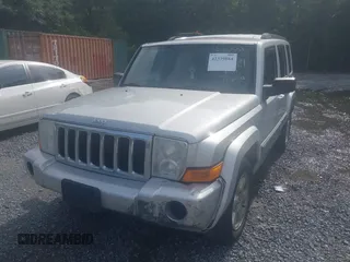 2007 Jeep Commander Sport с VIN 1J8HG48K17C626699, выставлен на аукционе IAAI как лот 42339884 с пробегом 210 431 миль миль и . История ставок и продаж доступна на DreamBid. Изображение 2.