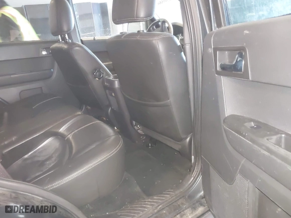 2008 Mercury Mariner with VIN 4M2CU81158KJ14013, listed as a IAAI auction lot 41305863 with 229,672 mi miles. Bid and sale history available at carsss.com. Image 8.
