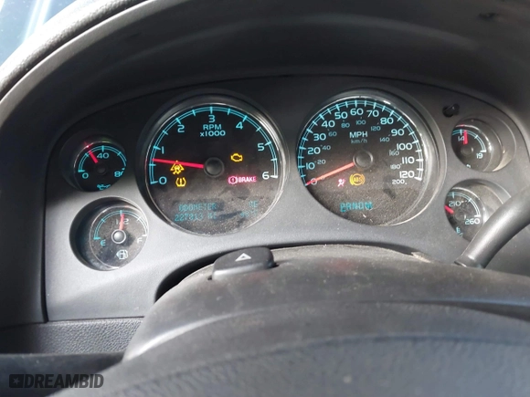 2009 Chevrolet Silverado 1500 LTZ with VIN 3GCEK33349G151522, listed as a IAAI auction lot 41489732 with 227,313 mi miles. Bid and sale history available at carsss.com. Image 7.