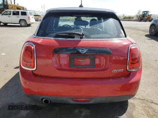2021 MINI Hardtop 4 Door Oxford Edition z VIN WMWXU7C07M2N56224, wystawiony jako Copart lot #53171855 z przebiegiem 68 440 mil mil oraz Szkoda całkowita • Salvage title. Historia ofert i sprzedaży dostępna na DreamBid. Obrazek 6.