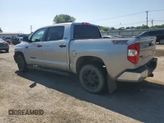 2016 Toyota Tundra SR5 z VIN 5TFDW5F10GX557117, wystawiony jako Copart lot #56503625 z przebiegiem 138 648 mil mil oraz Szkoda całkowita • Salvage title. Historia ofert i sprzedaży dostępna na DreamBid. Obrazek 2.