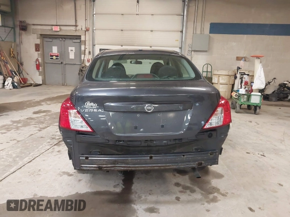 2015 Nissan Versa SV with VIN 3N1CN7AP6FL953216, listed as a IAAI auction lot 41718268 with 118,379 mi miles. Bid and sale history available at carsss.com. Image 15.