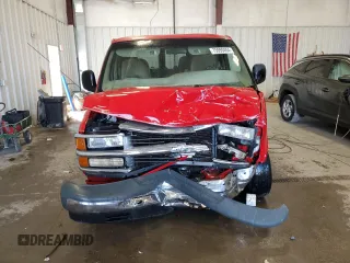 2000 Chevrolet Chevy Van z VIN 1GBFG15M4Y1211137, wystawiony jako Copart lot #75990404 z przebiegiem 137 181 mil mil oraz Nie do naprawy • Non repairable. Historia ofert i sprzedaży dostępna na DreamBid. Obrazek 5.