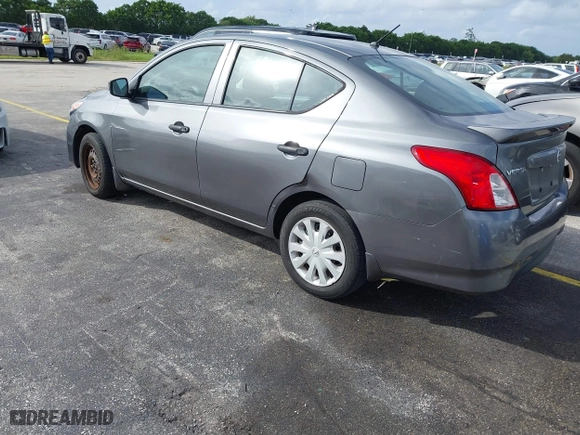 2019 Nissan Versa Sedan SV with VIN 3N1CN7AP1KL817747, listed as a IAAI auction lot 40800785 with 95,598 mi miles. Bid and sale history available at carsss.com. Image 3.