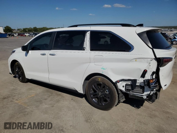 2024 Toyota Sienna LE with VIN 5TDCSKFC3RS120969, listed as a Copart auction lot 72953254 with 17,172 mi miles and Salvage Title. Bid and sale history available at carsss.com. Image 2.
