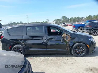 2019 Chrysler Pacifica Limited 35th Anniversary with VIN 2C4RC1GG3KR617683, listed as a IAAI auction lot 41661949 with 79,779 mi miles and . Bid and sale history available at DreamBid. Image 13.