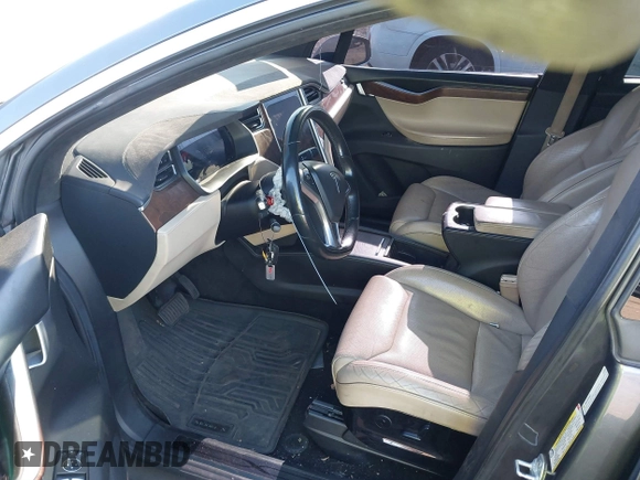 2016 Tesla Model X 70D z VIN 5YJXCAE28GF004461, wystawiony jako IAAI lot #41004214 z przebiegiem 158 962 mil mil oraz . Historia ofert i sprzedaży dostępna na DreamBid. Obrazek 5.