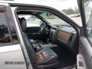 2008 Ford Escape XLT с VIN 1FMCU93118KB07144, выставлен на аукционе IAAI как лот 42597705 с пробегом 178 971 миль миль и . История ставок и продаж доступна на DreamBid. Изображение 5.