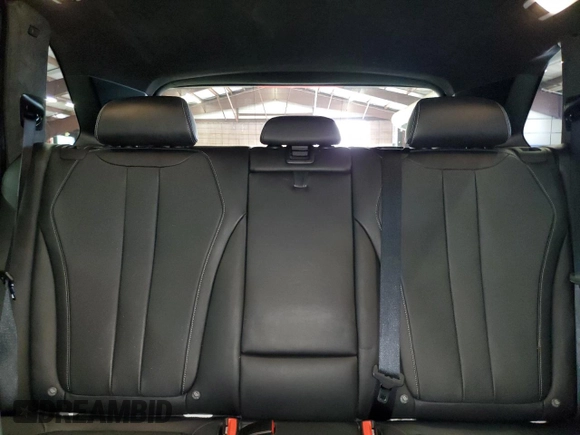 2018 BMW X5 M z VIN 5YMKT6C56J0Y83959, wystawiony jako Copart lot #58057203 z przebiegiem 38 288 mil mil oraz . Historia ofert i sprzedaży dostępna na DreamBid. Obrazek 10.