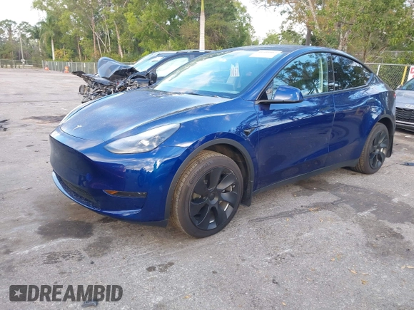 2024 Tesla Model Y с VIN 7SAYGDED5RF015208, выставлен на аукционе IAAI как лот 41608087 с пробегом 10 059 миль миль и . История ставок и продаж доступна на DreamBid. Изображение 17.