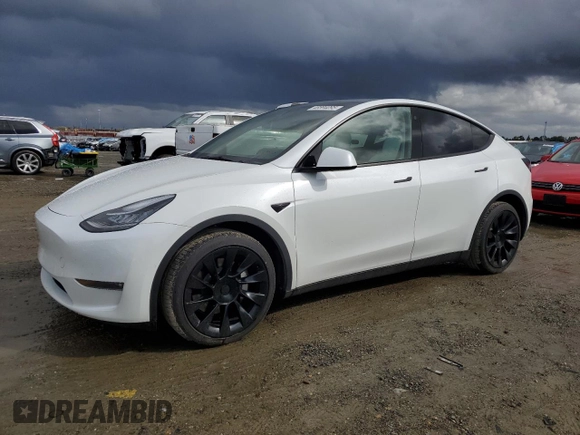 2022 Tesla Model Y Long Range with VIN 7SAYGDEE2NF403385, listed as a Copart auction lot 48594095 with 39,443 mi miles and Salvage Title. Bid and sale history available at DreamBid. Image 1.