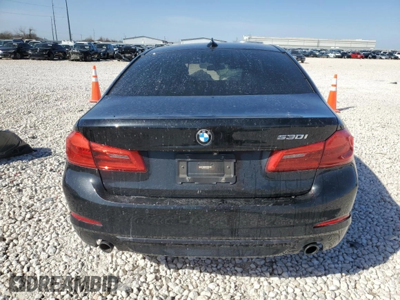 2018 BMW 5 Series 530i z VIN WBAJA5C52JWA38947, wystawiony jako Copart lot #48182405 z przebiegiem Nie podano mil oraz Szkoda całkowita • Salvage title. Historia ofert i sprzedaży dostępna na DreamBid. Obrazek 6.