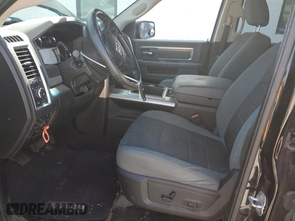 2015 Ram 1500 Big Horn z VIN 1C6RR7LT7FS528456, wystawiony jako Copart lot #61002655 z przebiegiem 111 419 mil mil oraz Szkoda całkowita • Salvage title. Historia ofert i sprzedaży dostępna na DreamBid. Obrazek 7.