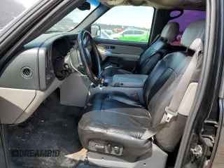 2001 Chevrolet Suburban LS with VIN 3GNEC16T81G168705, listed as a Copart auction lot 71161814 with 183,828 mi miles and Salvage Title. Bid and sale history available at carsss.com. Image 7.