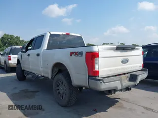 2018 Ford F-250 XL с VIN 1FT7W2B67JEC61723, выставлен на аукционе IAAI как лот 42044635 с пробегом 249 979 миль миль и . История ставок и продаж доступна на DreamBid. Изображение 14.