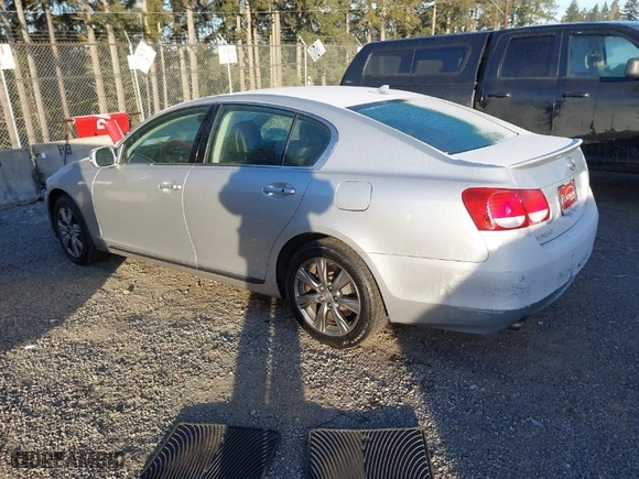 2008 Lexus GS 350 with VIN JTHCE96S580015552, listed as a IAAI auction lot 41398501 with 184,377 mi miles. Bid and sale history available at carsss.com. Image 3.