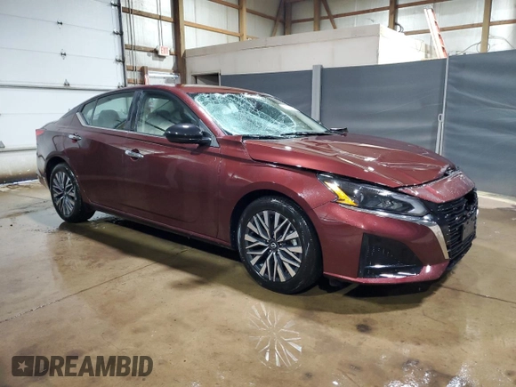 2025 Nissan Altima SV z VIN 1N4BL4DV7SN310476, wystawiony jako Copart lot #60287285 z przebiegiem 19 227 mil mil oraz Czysty tytuł • Clean title. Historia ofert i sprzedaży dostępna na DreamBid. Obrazek 4.