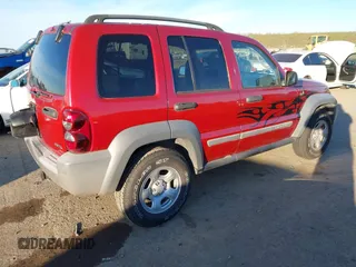 2005 Jeep Liberty Sport with VIN 1J4GK48K85W665278, listed as a IAAI auction lot 41285729 with 219,031 mi miles. Bid and sale history available at carsss.com. Image 4.