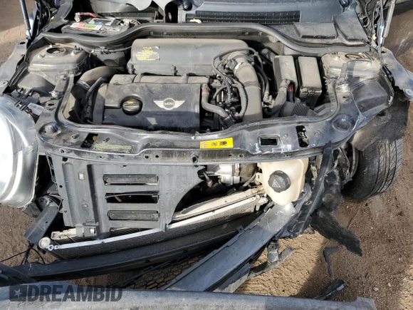2014 MINI Clubman S z VIN WMWZG3C54ET800590, wystawiony jako Copart lot #85596224 z przebiegiem Nie podano mil oraz Szkoda całkowita • Salvage title. Historia ofert i sprzedaży dostępna na DreamBid. Obrazek 12.