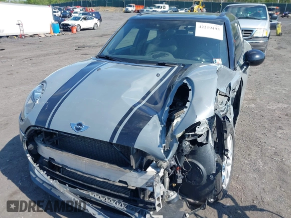 2016 MINI Clubman z VIN WMWLN5C5XG2B35049, wystawiony jako IAAI lot #42219495 z przebiegiem 142 731 mil mil oraz . Historia ofert i sprzedaży dostępna na DreamBid. Obrazek 6.
