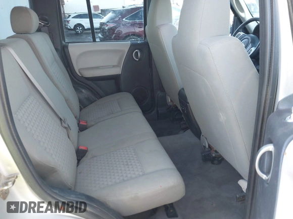 2002 Jeep Liberty Limited with VIN 1J8GL58K02W296204, listed as a IAAI auction lot 41527961 with 195,837 mi miles and . Bid and sale history available at carsss.com. Image 8.