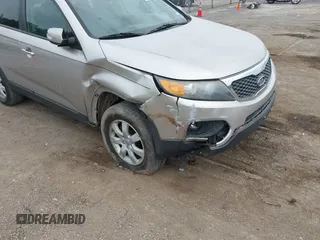 2013 Kia Sorento LX с VIN 5XYKT3A16DG419494, выставлен на аукционе IAAI как лот 42501875 с пробегом 152 100 миль миль и . История ставок и продаж доступна на DreamBid. Изображение 6.