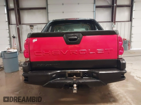 2006 Chevrolet Avalanche Z71 with VIN 3GNEK12Z36G125541, listed as a IAAI auction lot 41573253 with 324,905 mi miles and . Bid and sale history available at DreamBid. Image 17.
