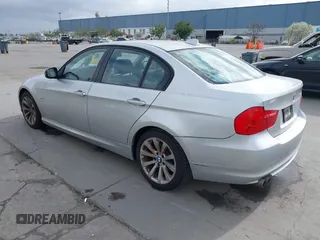 2011 BMW 3 Series 328i with VIN WBAPH5C50BA441956, listed as a IAAI auction lot 41903593 with 100,455 mi miles and . Bid and sale history available at carsss.com. Image 3.