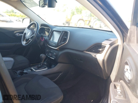 2016 Jeep Cherokee Latitude with VIN 1C4PJMCS2GW371653, listed as a IAAI auction lot 42557746 with 66,282 mi miles and . Bid and sale history available at DreamBid. Image 5.
