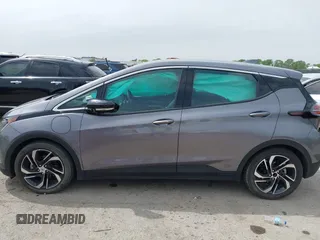 2023 Chevrolet Bolt EV 2LT z VIN 1G1FX6S0XP4170965, wystawiony jako IAAI lot #41946627 z przebiegiem 18 477 mil mil oraz . Historia ofert i sprzedaży dostępna na DreamBid. Obrazek 14.