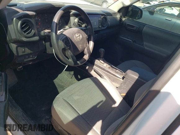 2022 Toyota Tacoma SR z VIN 3TYRZ5CN9NT020581, wystawiony jako Copart lot #53743095 z przebiegiem 70 833 mil mil oraz Szkoda całkowita • Salvage title. Historia ofert i sprzedaży dostępna na DreamBid. Obrazek 8.