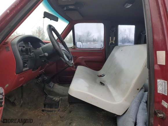 1992 Ford F-250 HD with VIN 1FTHX26GXNKB43435, listed as a Copart auction lot 84266234 with 201,539 mi miles and Salvage Title. Bid and sale history available at carsss.com. Image 7.