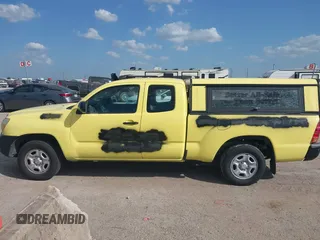 2013 Toyota Tacoma with VIN 5TFTX4CN3DX027696, listed as a IAAI auction lot 42863093 with 261,096 mi miles and . Bid and sale history available at DreamBid. Image 14.