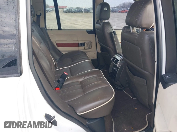 2011 Land Rover Range Rover HSE Lux z VIN SALMF1D43BA354314, wystawiony jako IAAI lot #41506501 z przebiegiem 171 302 mil mil oraz . Historia ofert i sprzedaży dostępna na DreamBid. Obrazek 8.