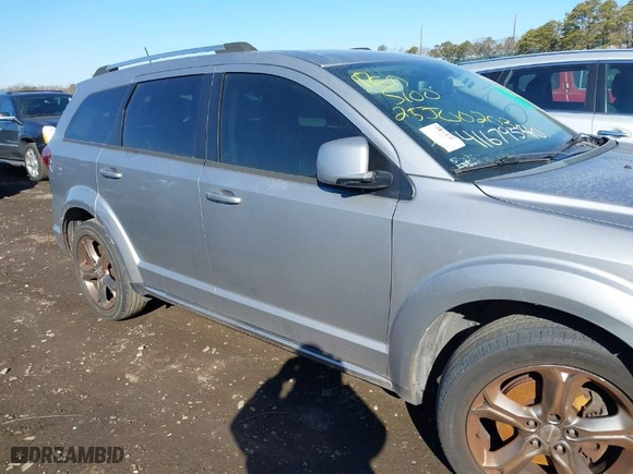 2015 Dodge Journey Crossroad with VIN 3C4PDCGG9FT682881, listed as a IAAI auction lot 41679540 with 999,999 mi miles. Bid and sale history available at carsss.com. Image 6.