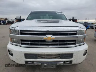 2019 Chevrolet Silverado 3500HD High Country with VIN 1GC4KYEY2KF272574, listed as a Copart auction lot 75014884 with 116,945 mi miles and Salvage Title. Bid and sale history available at carsss.com. Image 5.