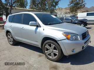 2008 Toyota RAV4 Sport с VIN JTMZK32V885018241, выставлен на аукционе IAAI как лот 42224235 с пробегом 208 321 миль миль и . История ставок и продаж доступна на DreamBid. Изображение 1.