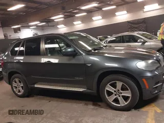 2011 BMW X5 35d z VIN 5UXZW0C5XBL658941, wystawiony jako IAAI lot #42460443 z przebiegiem 137 268 mil mil oraz . Historia ofert i sprzedaży dostępna na DreamBid. Obrazek 13.