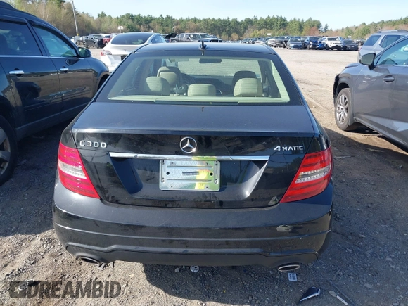2013 Mercedes-Benz C 300 Sport z VIN WDDGF8AB2DR287909, wystawiony jako IAAI lot #42144796 z przebiegiem 171 534 mil mil oraz . Historia ofert i sprzedaży dostępna na DreamBid. Obrazek 17.