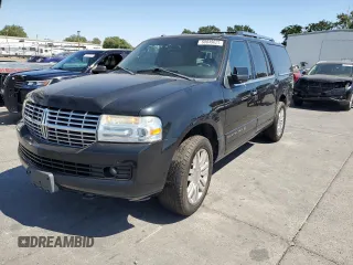 2011 Lincoln Navigator z VIN 5LMJJ3J50BEJ10042, wystawiony jako Copart lot #60849625 z przebiegiem 89 264 mil mil oraz Szkoda całkowita • Salvage title. Historia ofert i sprzedaży dostępna na DreamBid. Obrazek 1.