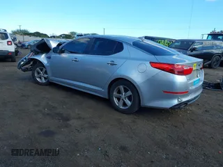 2015 Kia Optima LX z VIN 5XXGM4A74FG476636, wystawiony jako IAAI lot #41242478 z przebiegiem Nie podano mil oraz . Historia ofert i sprzedaży dostępna na DreamBid. Obrazek 3.
