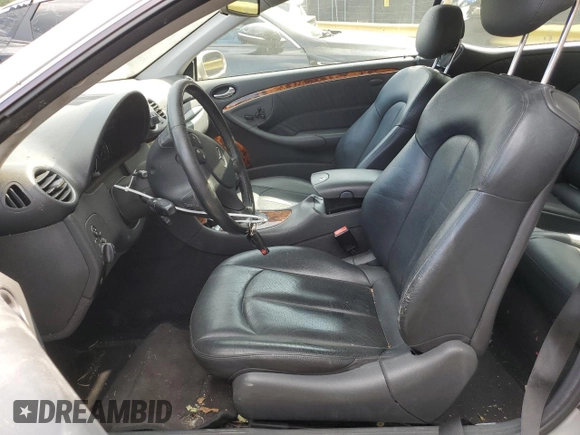 2004 Mercedes-Benz CLK 320 z VIN WDBTJ65J74F111113, wystawiony jako Copart lot #67283254 z przebiegiem 107 274 mil mil oraz Szkoda całkowita • Salvage title. Historia ofert i sprzedaży dostępna na DreamBid. Obrazek 7.